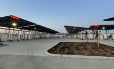 特斯拉全球最大超充站落地加州:不接入美国电网