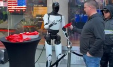 揭秘特斯拉如何训练Optimus机器人：人类员工最辛苦，亲自教动作