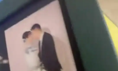 女子结婚4年才发现婚纱照是陌生人 !当事人:觉得占地方一直没打开过 !