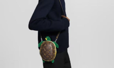 
        		LV客服回应2.46万元乌龟包：比较热门 有收藏概念 !	