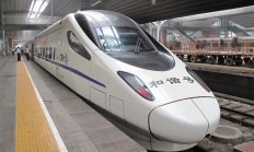 美国人看完破防！中国高铁晒成绩：程达4.8万公里 占世界高铁总里程70%以上