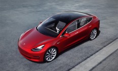 懂车帝实测第一！特斯拉：智能辅助驾驶计划年内在中国进一步落地 正在等待监管部门审核