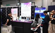 AI胶囊机器人亮相CTIS2025，让二次元数字人陪你在家随时唠嗑！