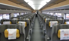 网友吐槽8小时高铁乘客打电话7小时引热议：12306回应没办法强制干预