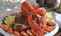 男子吃海鲜火锅后感染甲肝  医生：可能没有将海鲜彻底煮熟