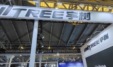 【独家】“火药味”对决！宇树机器人和真人激烈“打架”视频意外流出