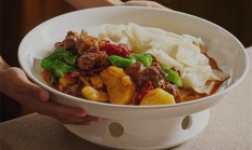 
        		西贝公布罗永浩菜单引发质疑 罗永浩：太傻了 !	